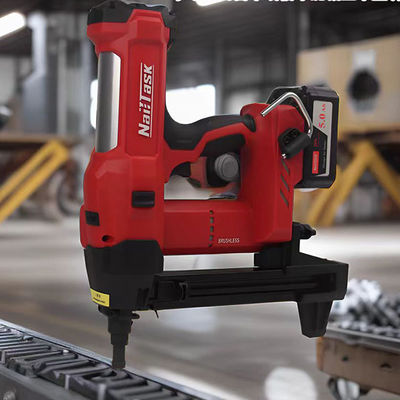 8000mAh Bateria de Lítio Alimentada Nail Gun DCCN100X2 Nailer de concreto para Nailing Suave